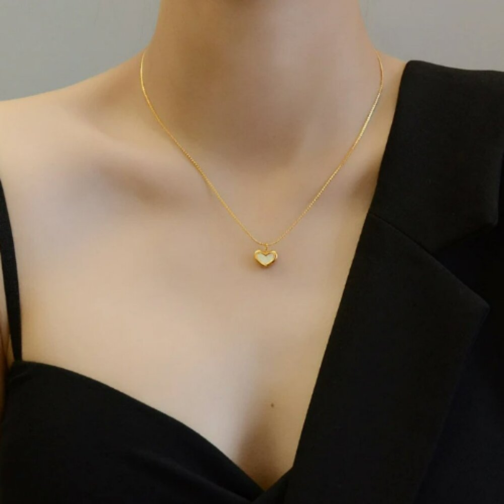 Small Heart Natural Shell Pendant Necklace 18 K Plated Stainless Steel N… - Picture 8 of 8